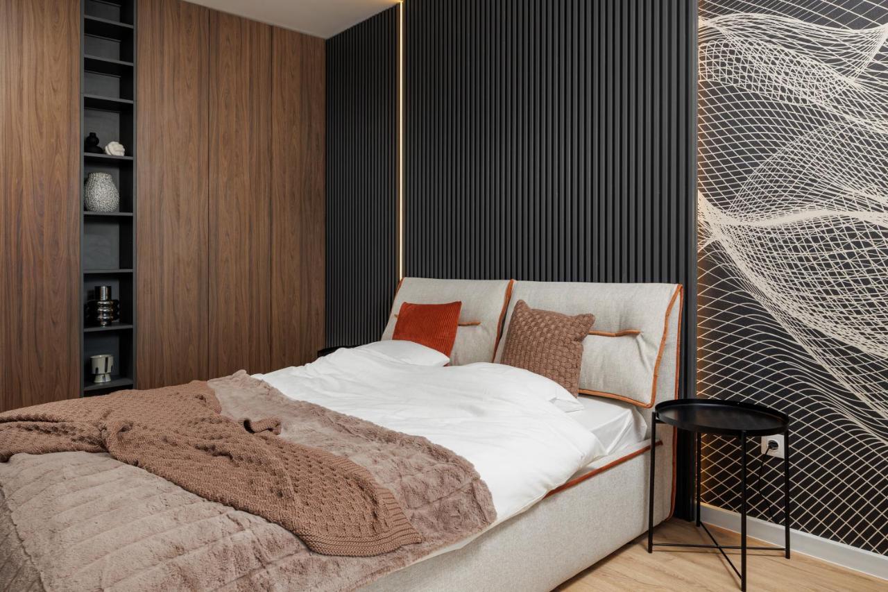 Mandala Designer Apartments With Free Private Parking, Near Mall Coresi บราชอฟ ภายนอก รูปภาพ
