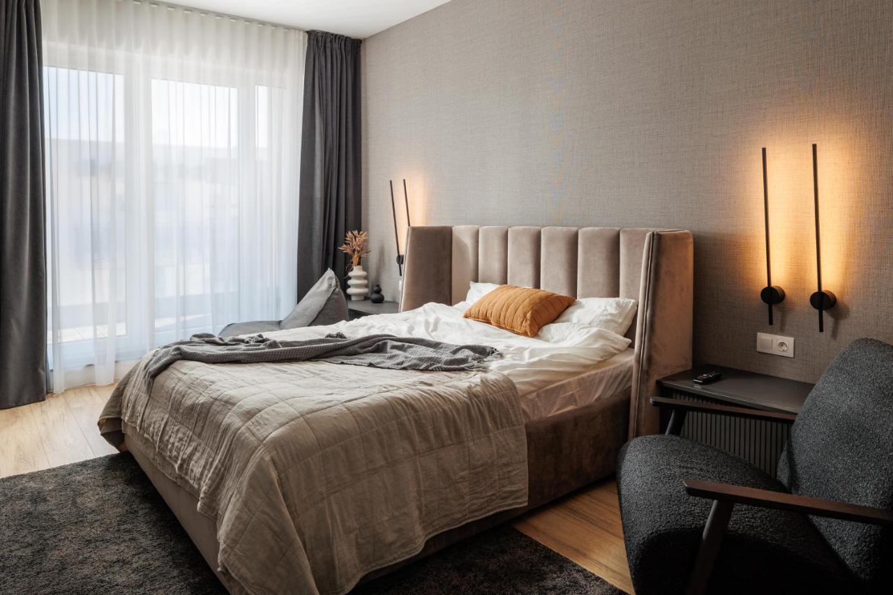 Mandala Designer Apartments With Free Private Parking, Near Mall Coresi บราชอฟ ภายนอก รูปภาพ