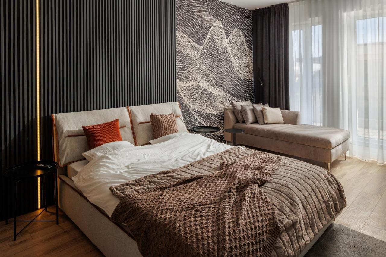 Mandala Designer Apartments With Free Private Parking, Near Mall Coresi บราชอฟ ภายนอก รูปภาพ