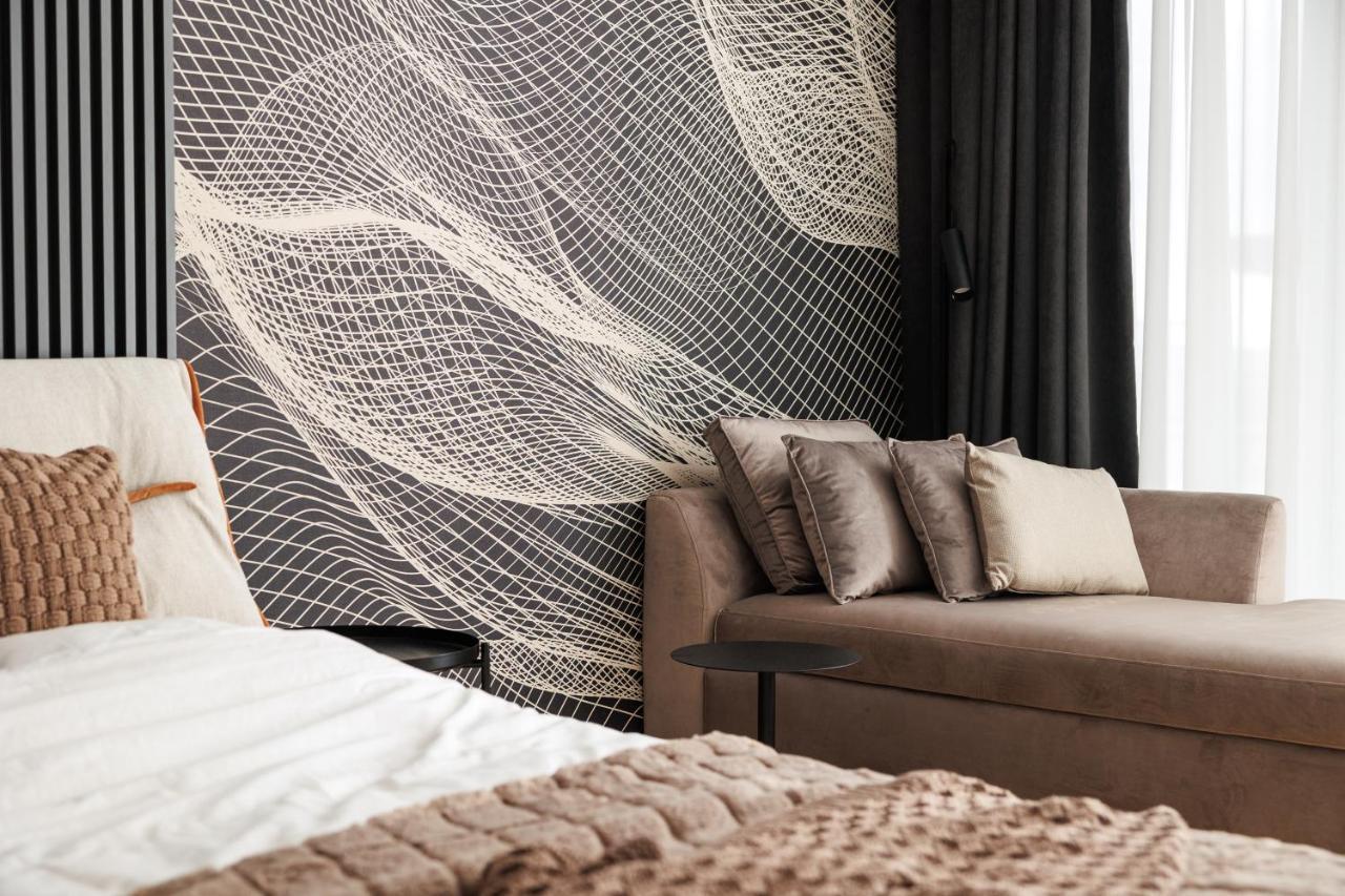 Mandala Designer Apartments With Free Private Parking, Near Mall Coresi บราชอฟ ภายนอก รูปภาพ