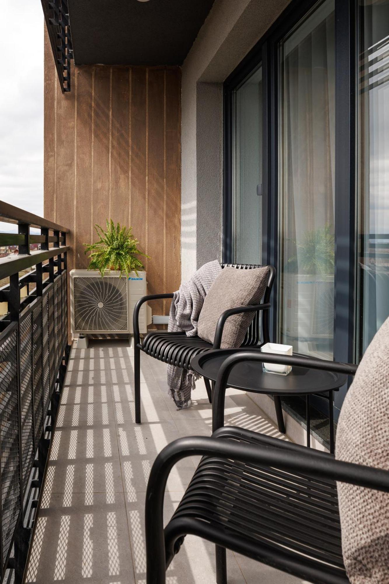 Mandala Designer Apartments With Free Private Parking, Near Mall Coresi บราชอฟ ภายนอก รูปภาพ