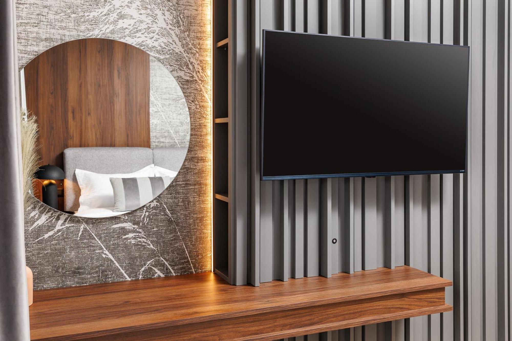 Mandala Designer Apartments With Free Private Parking, Near Mall Coresi บราชอฟ ภายนอก รูปภาพ