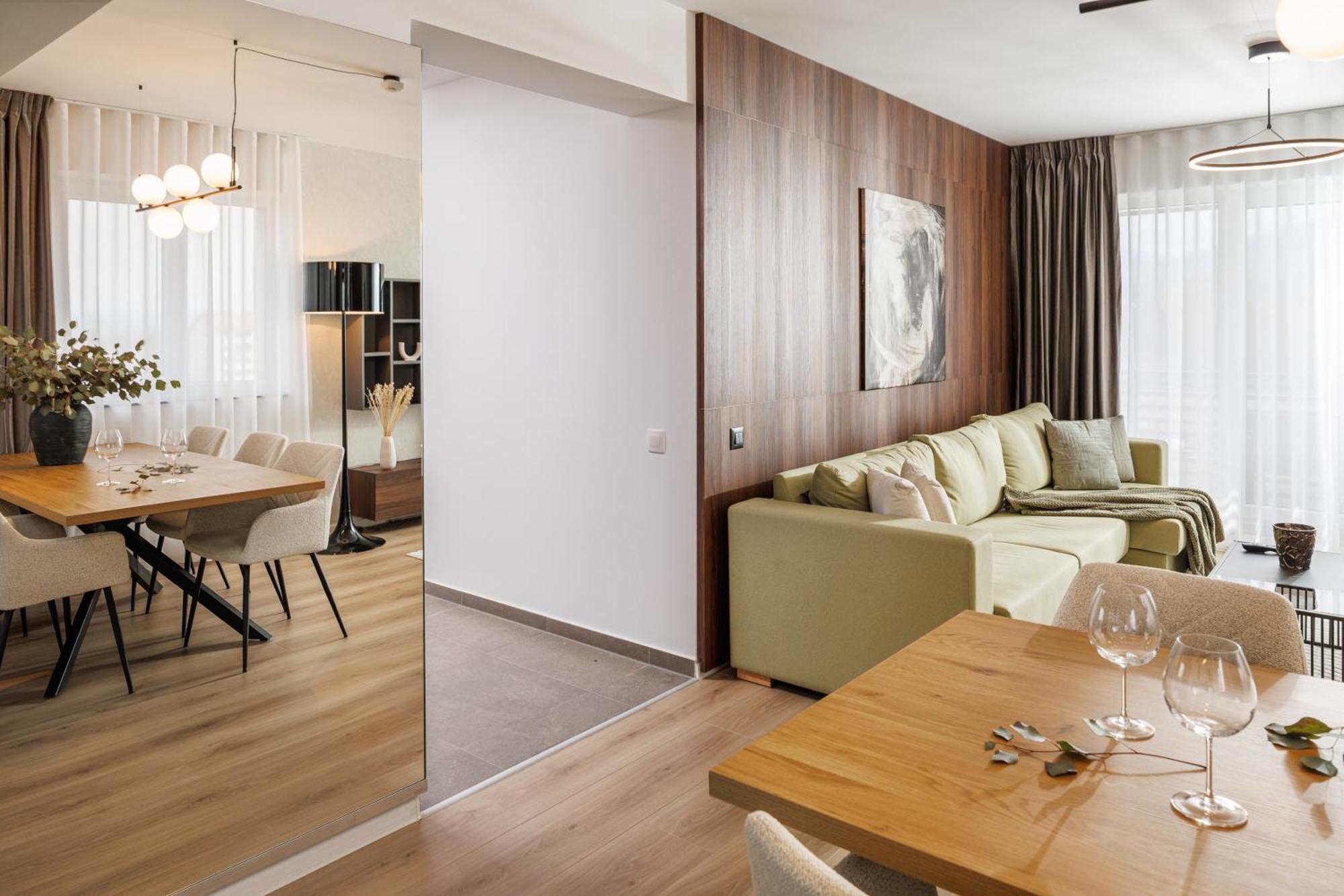 Mandala Designer Apartments With Free Private Parking, Near Mall Coresi บราชอฟ ภายนอก รูปภาพ